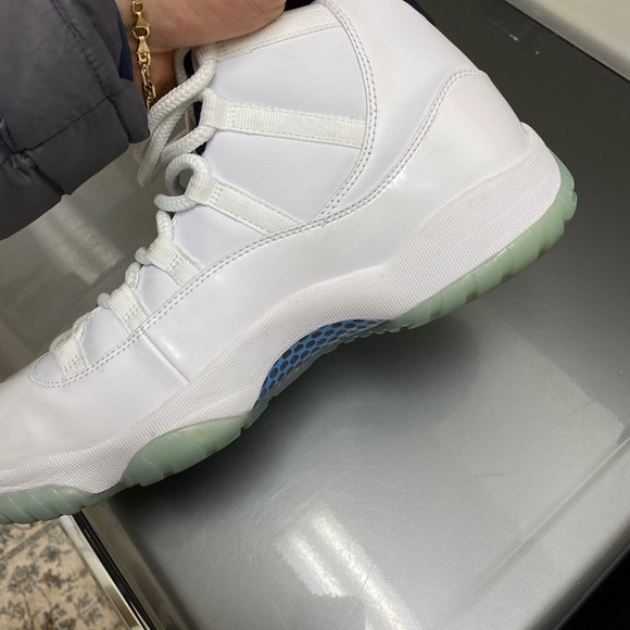 Men’s Jordan 11s Legend blue - Picture 12 of 12